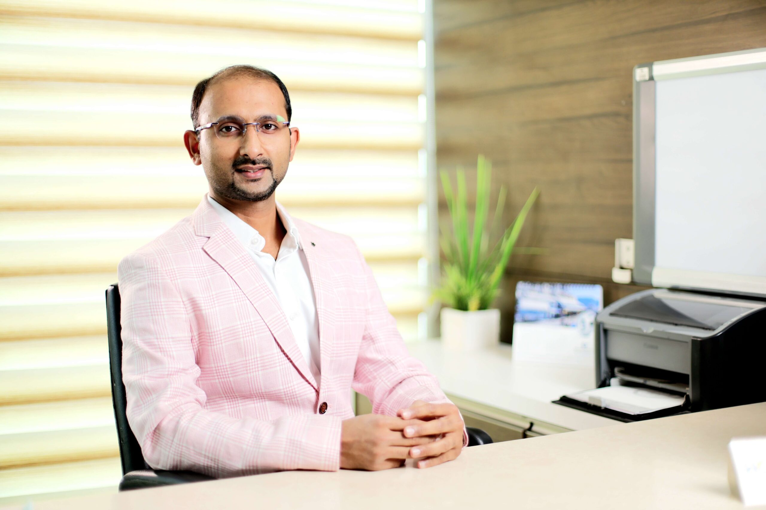 Dr. Viral Patel - Gynec Cancer Surgeon and Robotic Oncosurgeon